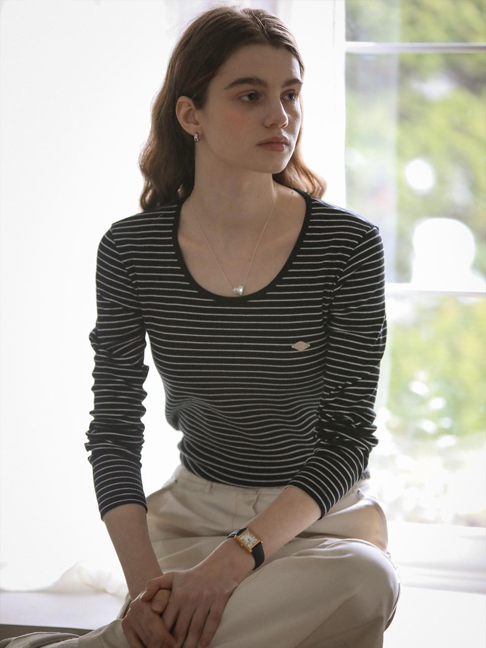 U-neck stripe soft t-shirt_Black